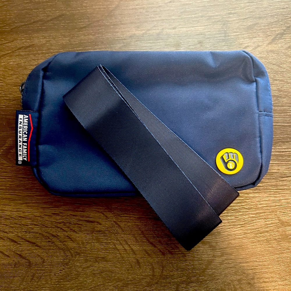 Milwaukee Brewers Belt Bag.